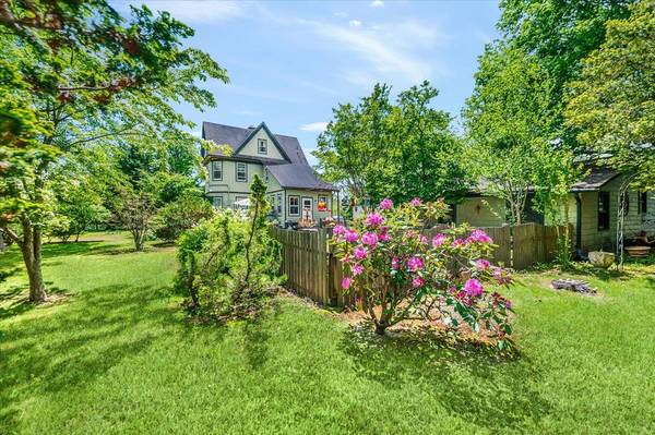 366 Montauk HWY, Eastport, NY 11941