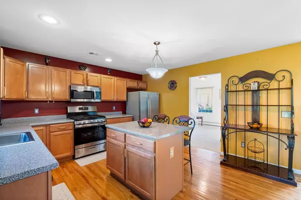 Highland, NY 12528,27 Salk DR