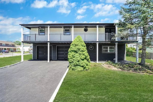 71 Cinnamon ST, Central Islip, NY 11722