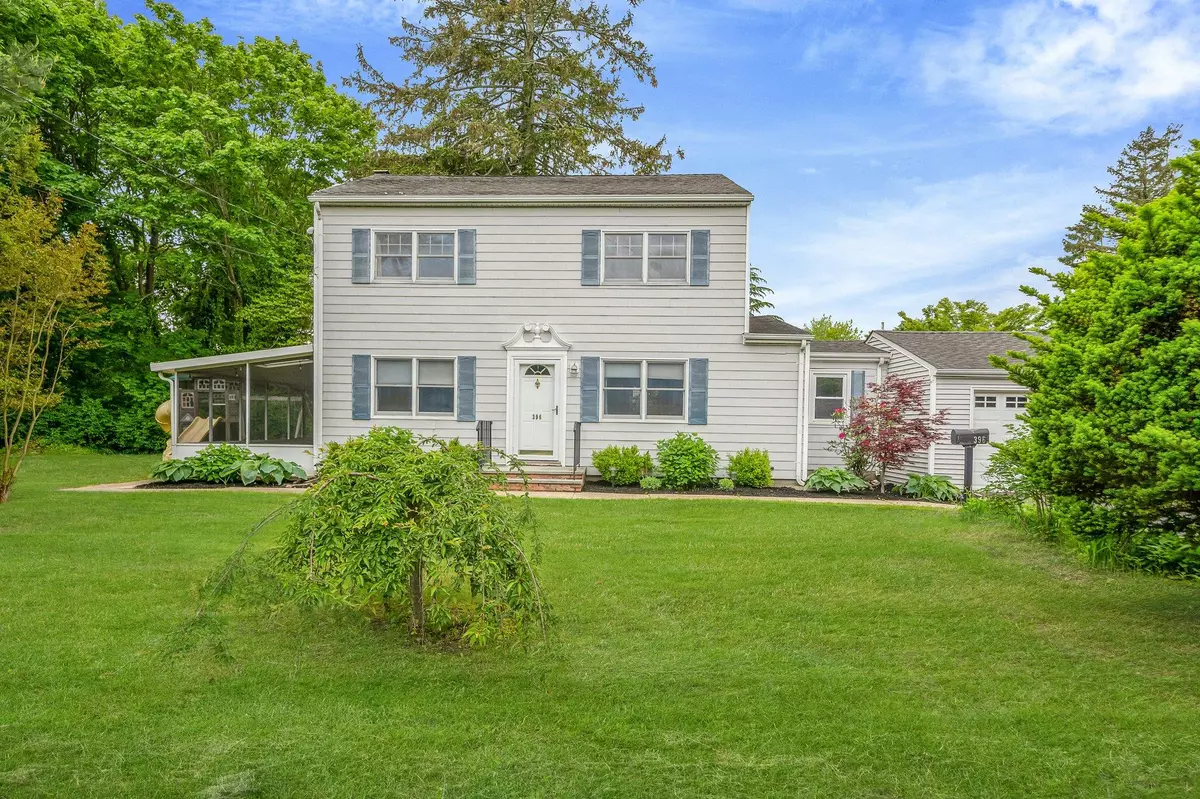 West Sayville, NY 11796,396 Hillside AVE