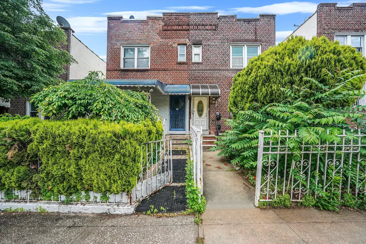 Brooklyn, NY 11225,20 Lamont CT