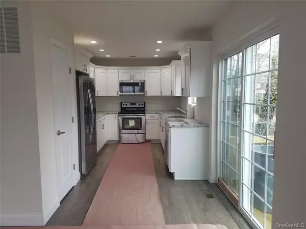 Shirley, NY 11967,0 Pinewood DR