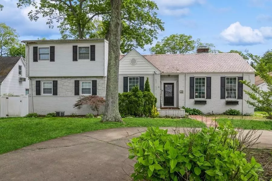 Huntington Station, NY 11746,30 Horton DR