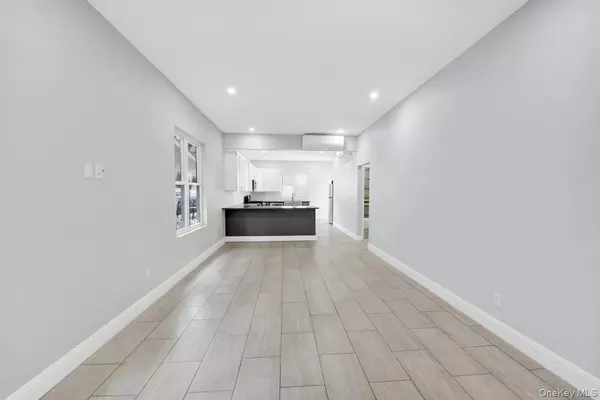 Yonkers, NY 10704,61 Edgewood AVE