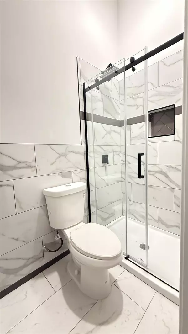 Central Islip, NY 11722,140 Cone AVE