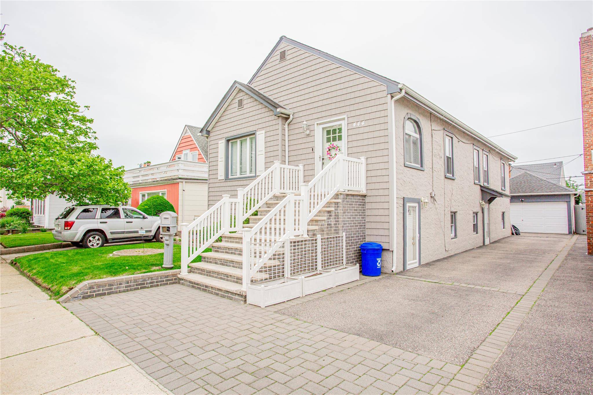 444 E Hudson ST, Long Beach, NY 11561
