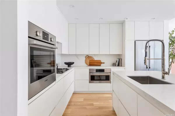 Long Beach, NY 11561,100 Boardwalk #406 A