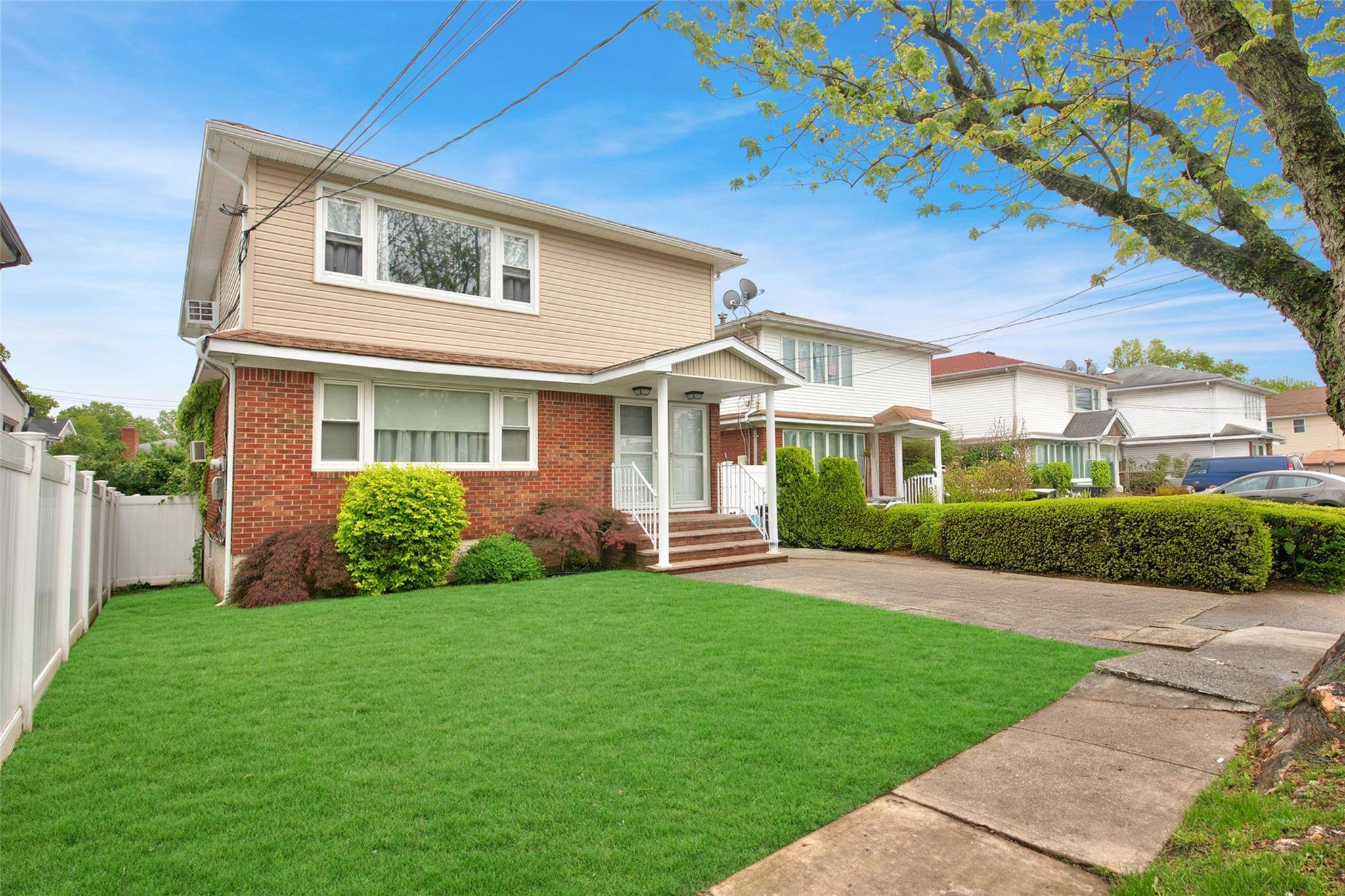 160 Laconia AVE, Staten Island, NY 10305