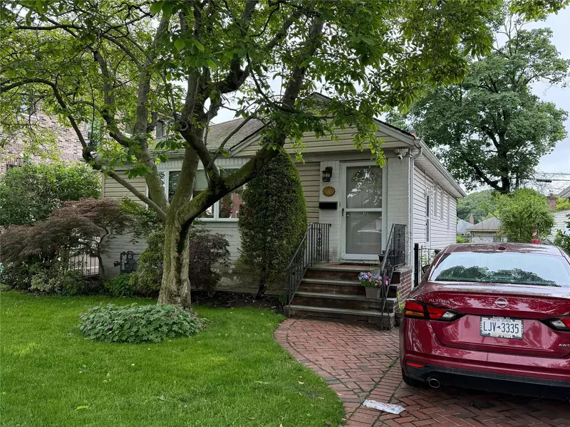 56-09 230 ST, Bayside, NY 11364