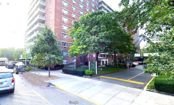 52-40 39 DR #9J, Woodside, NY 11377