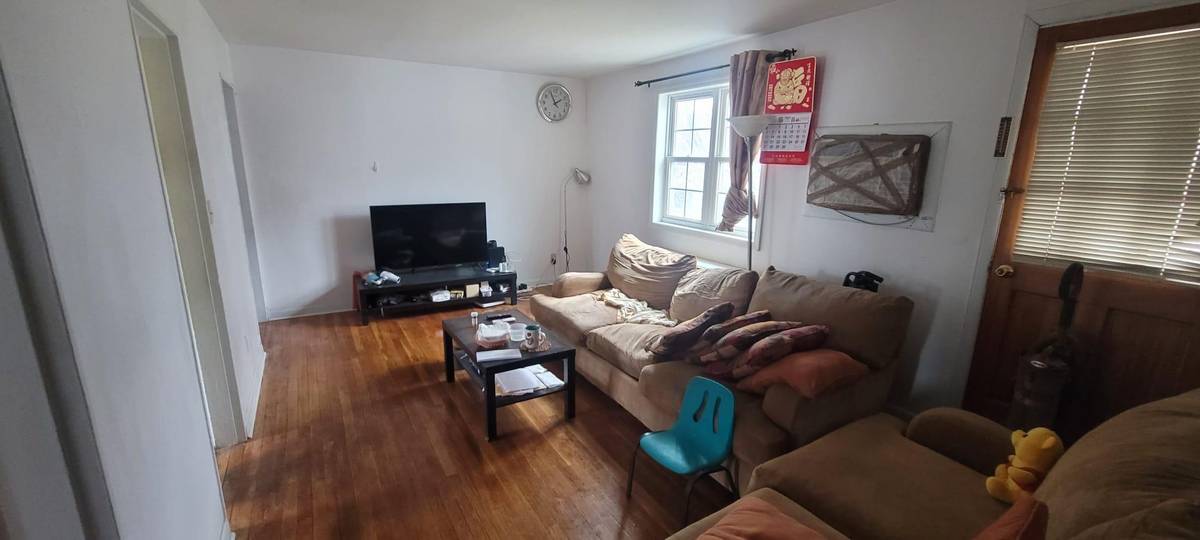 Oakland Gardens, NY 11364,67-78 223rd PL #B