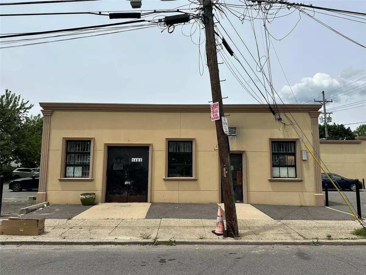 Elmont, NY 11003,1483B Hempstead TPKE #B
