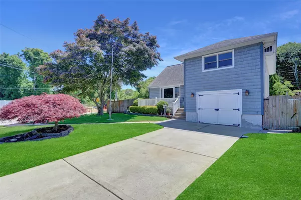 71 Elizabeth DR, Bethpage, NY 11714