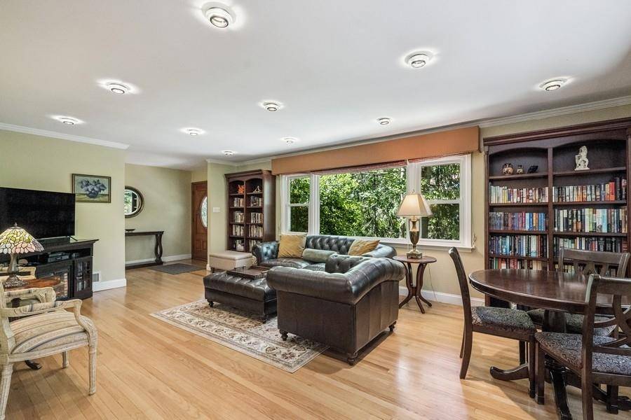 Centerport, NY 11721,76 Stony Hollow RD