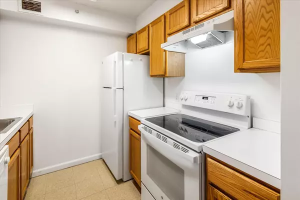 221 Beach 80th ST #4F, Rockaway Beach, NY 11693