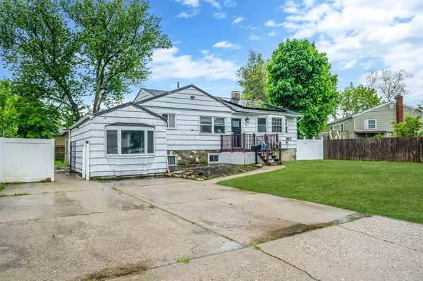 Central Islip, NY 11722,44 Juniper ST
