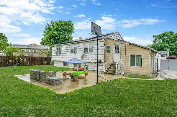 Central Islip, NY 11722,44 Juniper ST