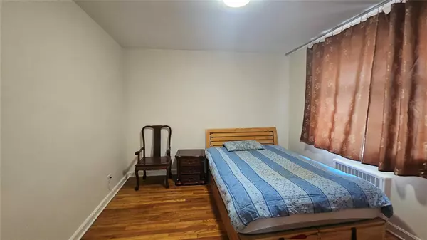 Flushing, NY 11355,44-59 Kissena BLVD #6N