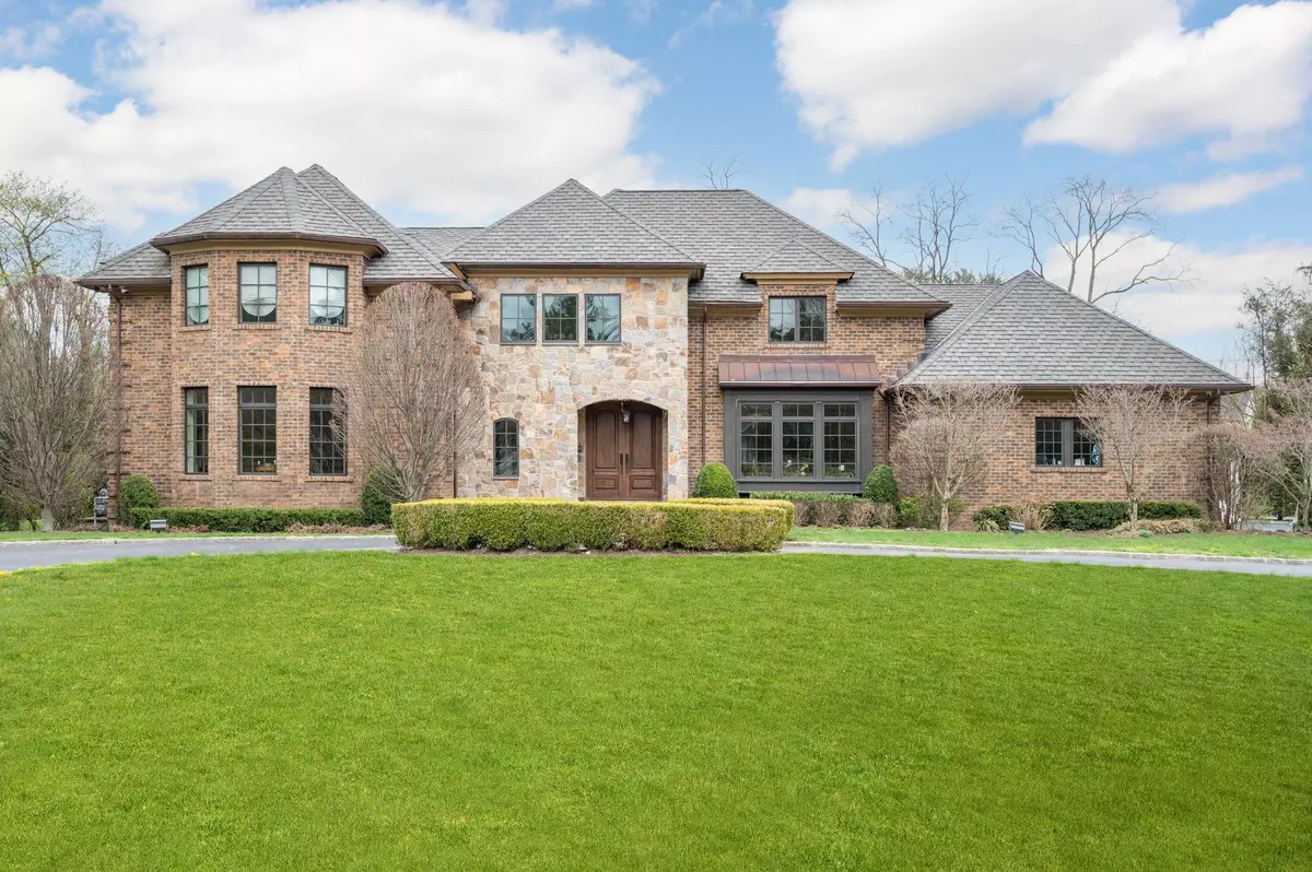 Old Westbury, NY 11568,24 The Pines