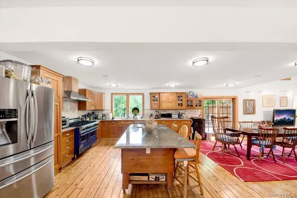 Katonah, NY 10536,161 Goldens Bridge RD