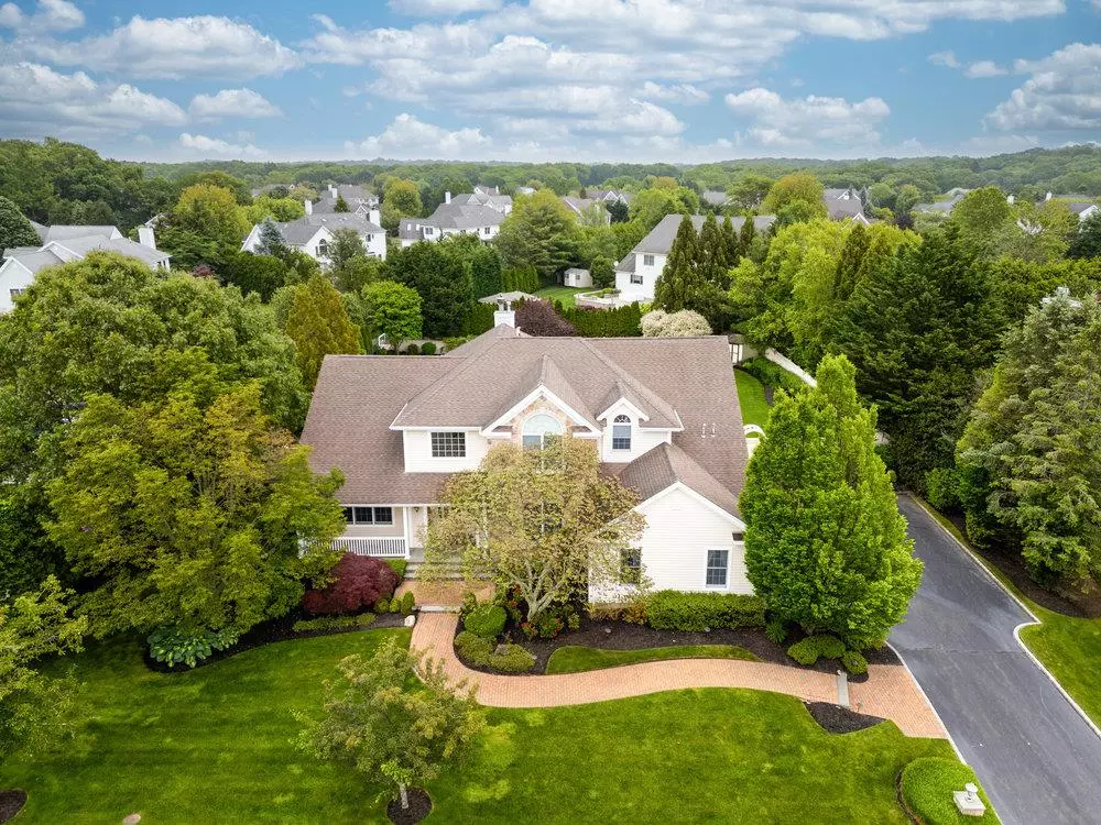 Dix Hills, NY 11746,134 Elmwood DR