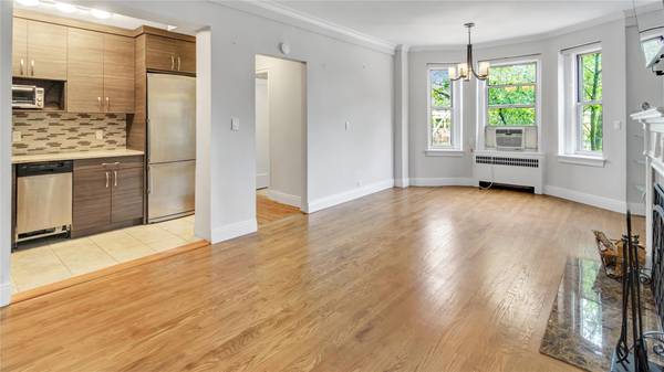 Great Neck, NY 11021,8 Barstow RD #2G