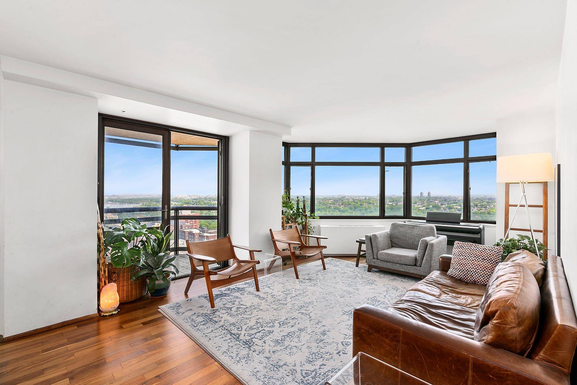 112-01 Queens BLVD #18H, Forest Hills, NY 11375