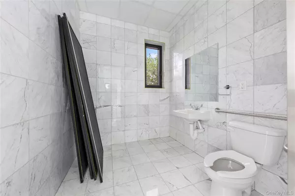 Corona, NY 11368,110-72 Corona AVE #2nd Fl