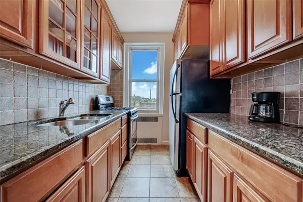 Sunnyside, NY 11104,41-08 43rd ST #5J