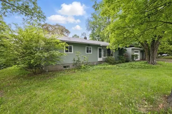 18 Harrington ST, New Paltz, NY 12561
