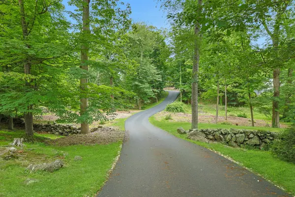 North Salem, NY 10560,12 Bogtown RD