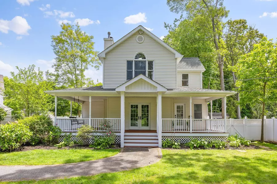 242 Lawrence RD, Kings Park, NY 11754