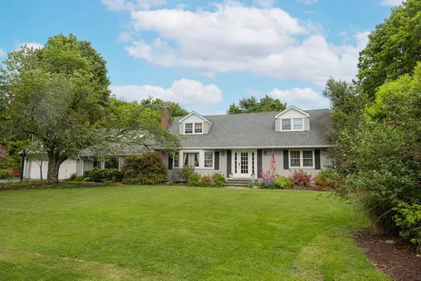 21 Maple RD, Setauket, NY 11733