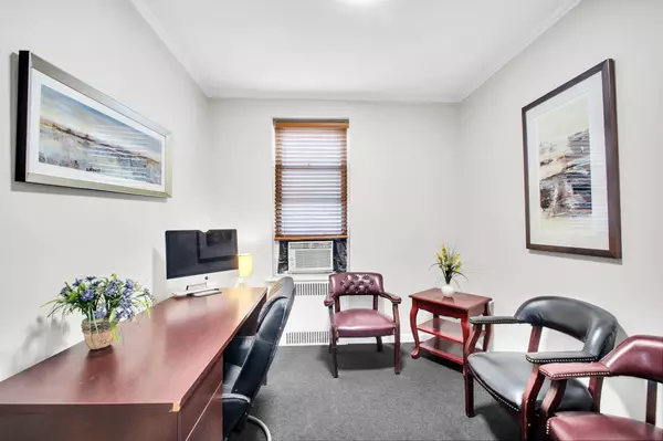 98-120 Queens BLVD #1F, Rego Park, NY 11374