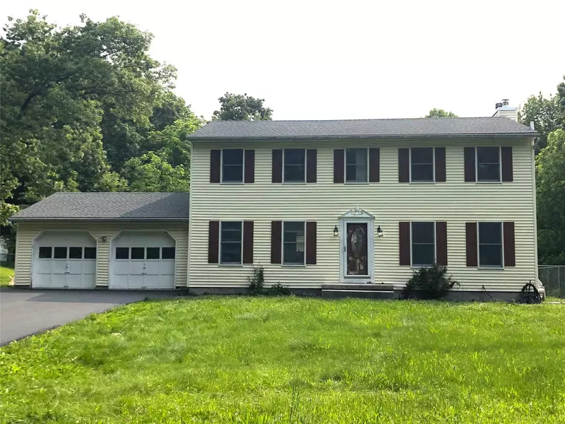 10 Farmview RD, Wappingers Falls, NY 12590