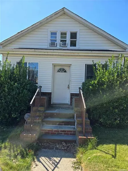 11 2nd AVE, New Hyde Park, NY 11040