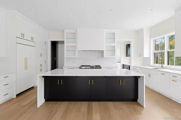 Westhampton Beach, NY 11978,25 Liberty Street