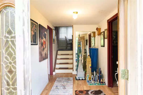 Bay Shore, NY 11706,1620 Brentwood RD