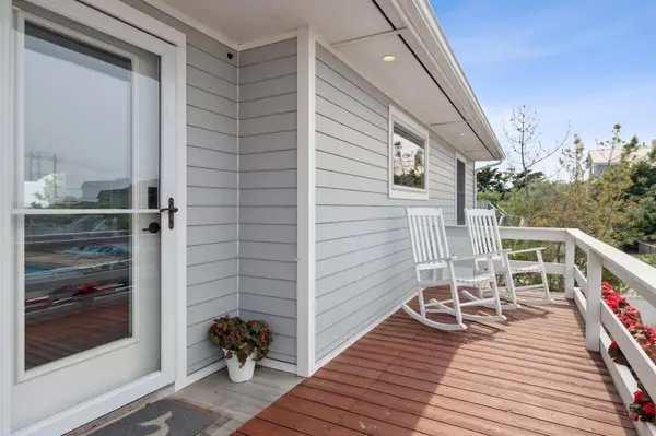 Westhampton Beach, NY 11978,355 Dune Rd