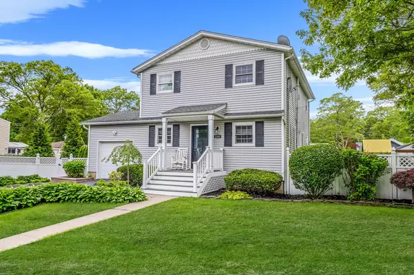 Holbrook, NY 11741,110 Geery AVE