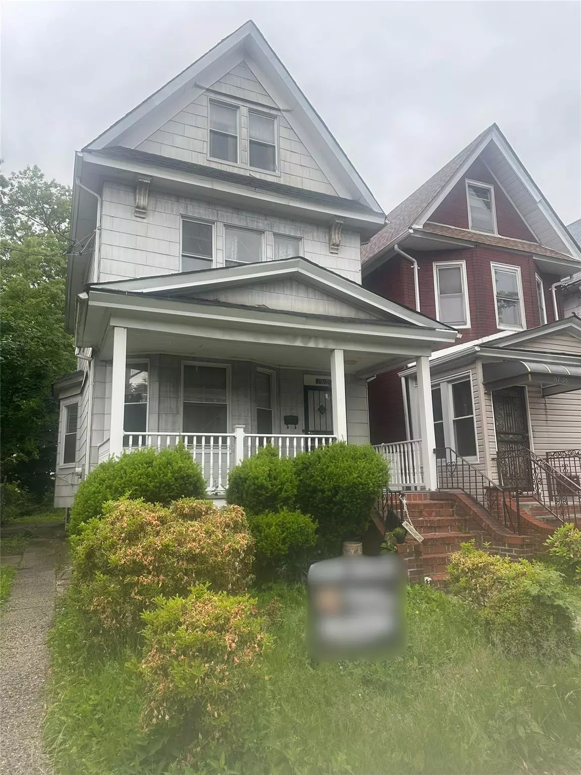 Woodhaven, NY 11421,87-42 94th ST