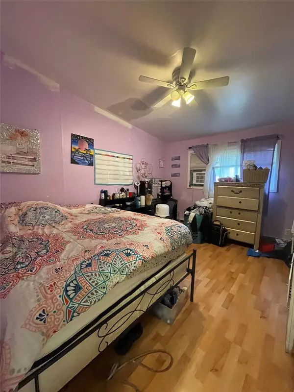 Freeport, NY 11520,230 Park AVE