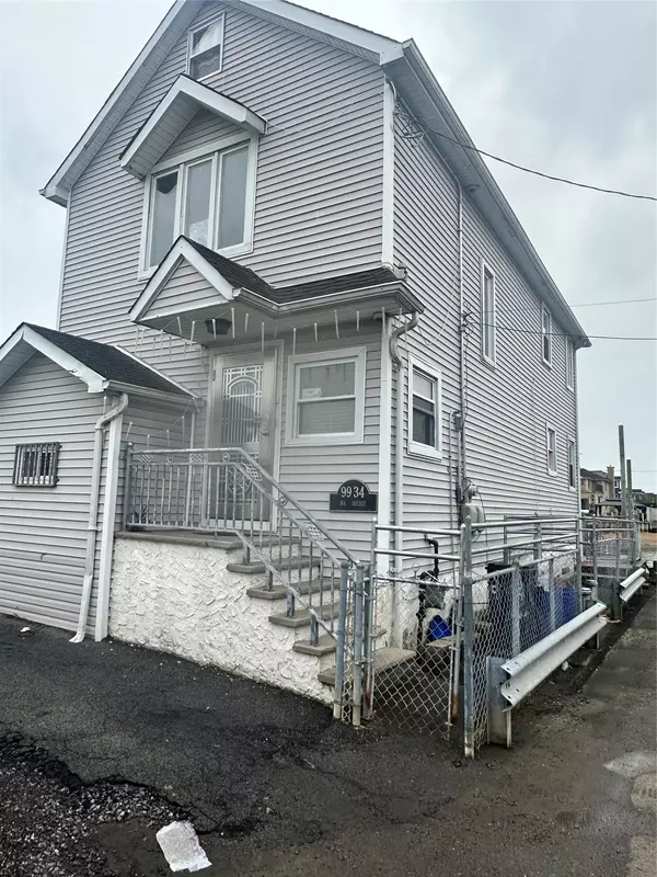 9934 164th AVE, Hamilton Beach, NY 11414