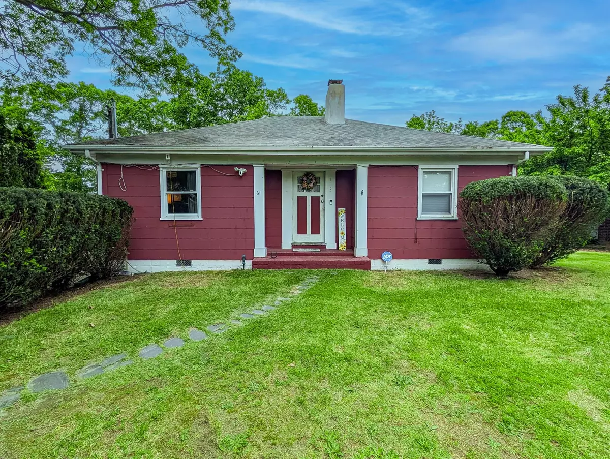 Shirley, NY 11967,61 Manor DR