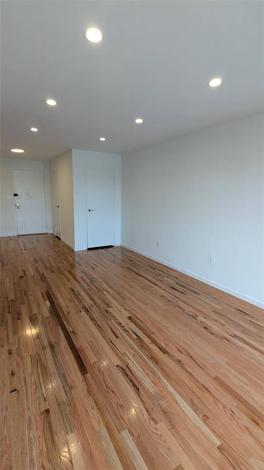 Long Beach, NY 11561,740 East Broadway, # 2L