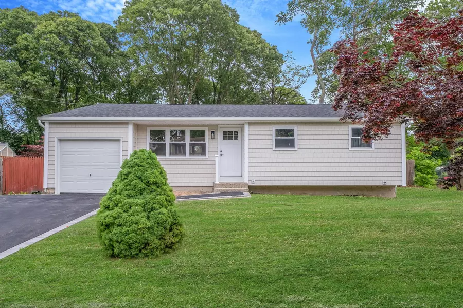 71 Selden BLVD, Centereach, NY 11720