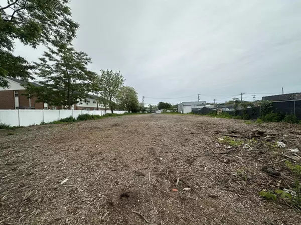 5675 Merrick RD, Massapequa, NY 11758