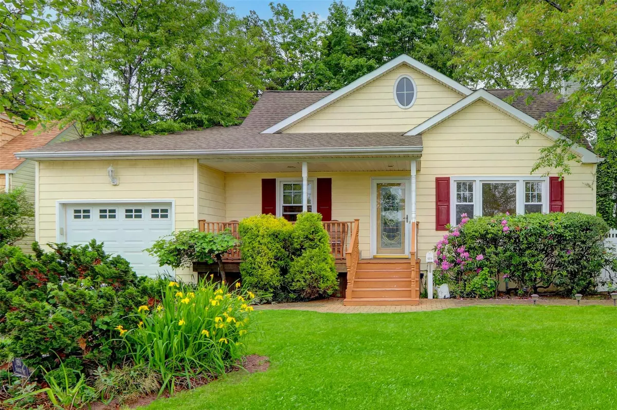 Massapequa, NY 11758,690 Franklin AVE