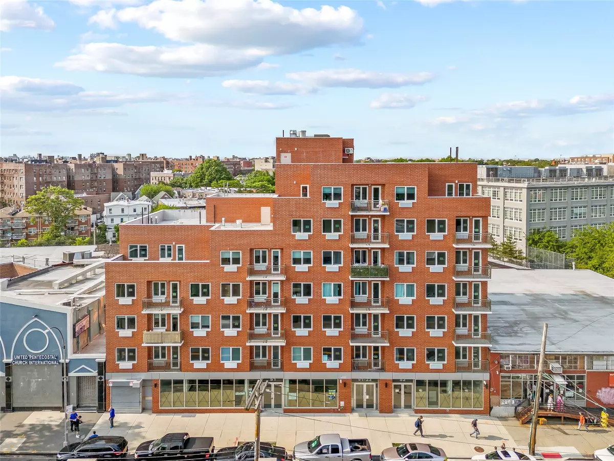 Elmhurst, NY 11373,91-23 Corona AVE #2F