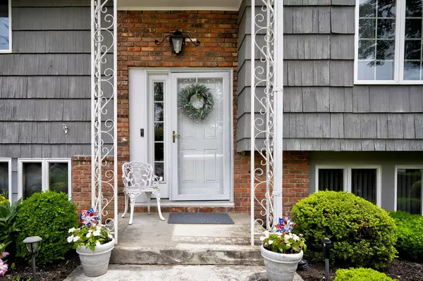 Glenwood Landing, NY 11547,1 Glen LN